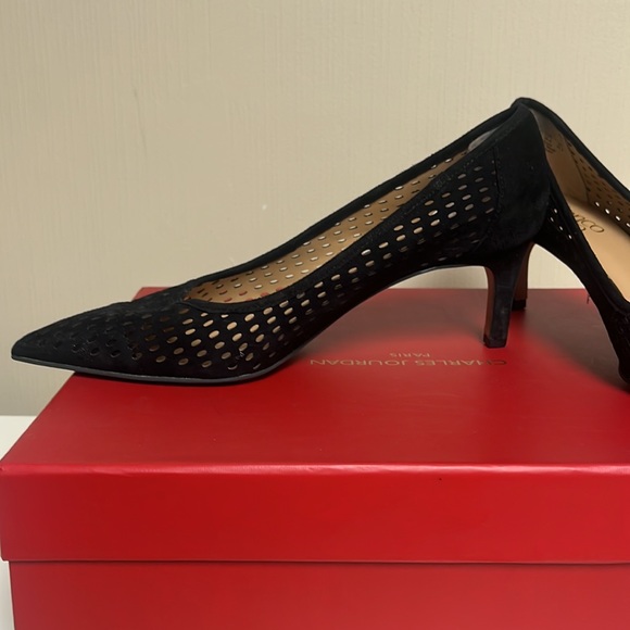 Black suede perforated pump - Picture 2 of 3
